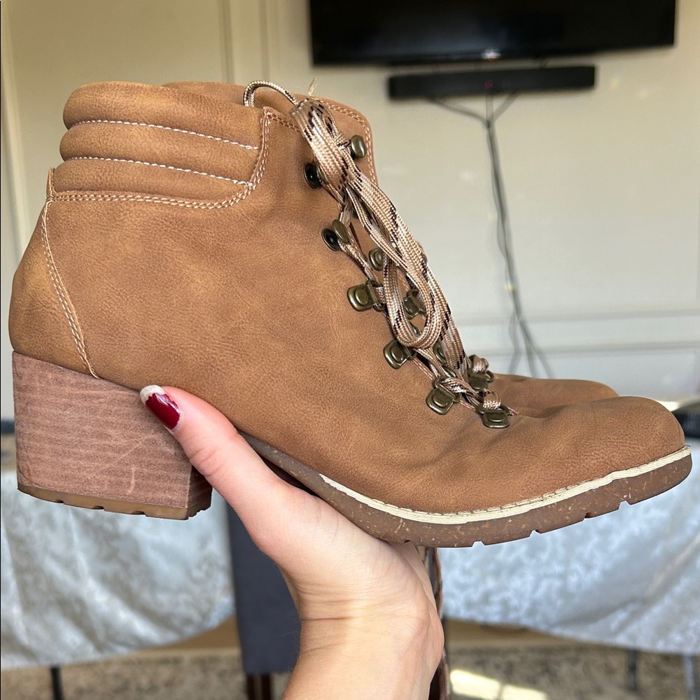 Born Tan Lace-Up Ankle Boots Cowgirl Winter Fall Western